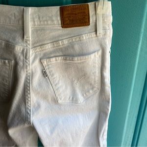 Levi’s | 724 High Rise Straight Raw Hem White Jeans